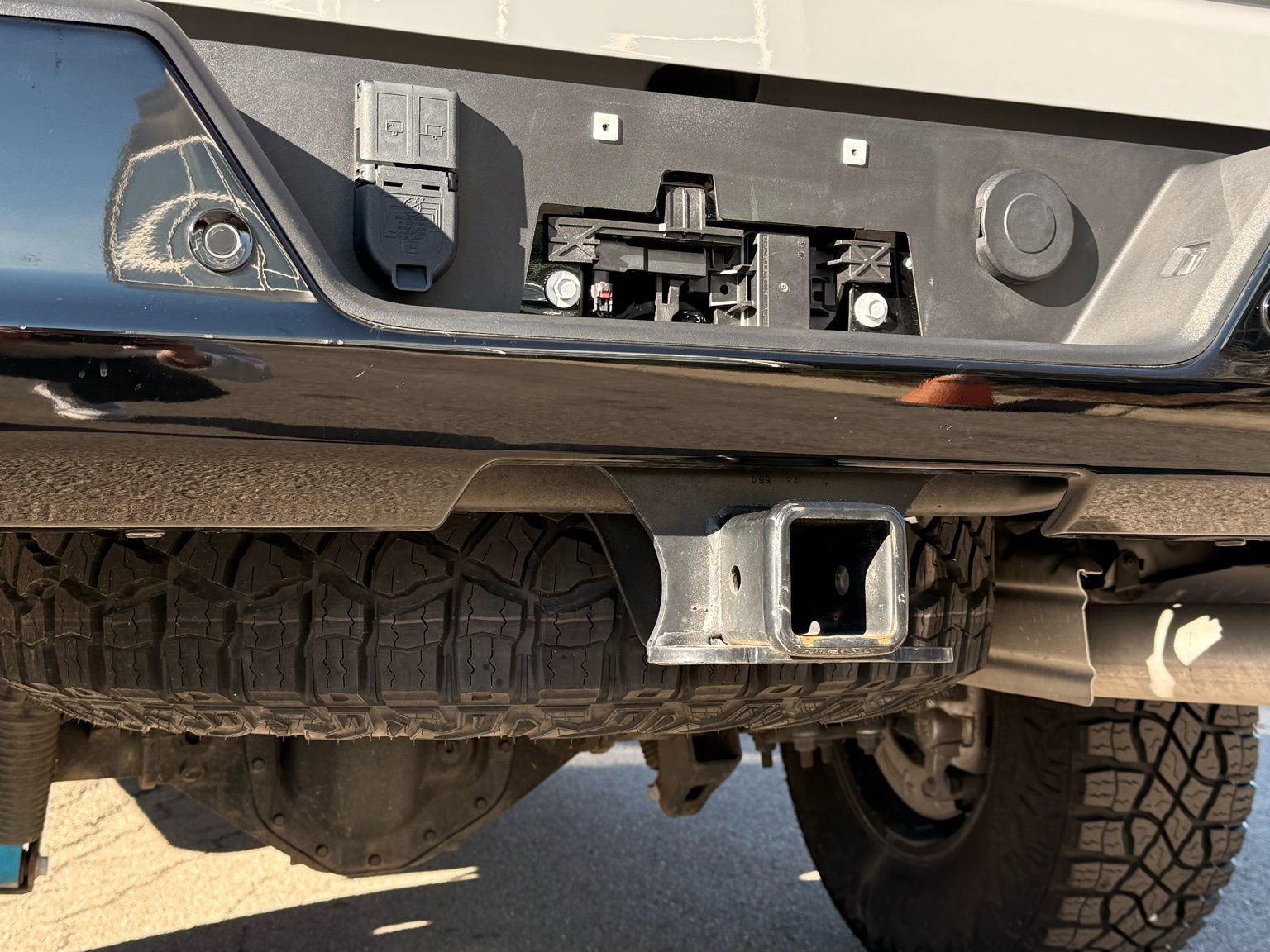 Used 2024 Chevrolet Silverado 2500 ZR2 w/ Technology Package image 11