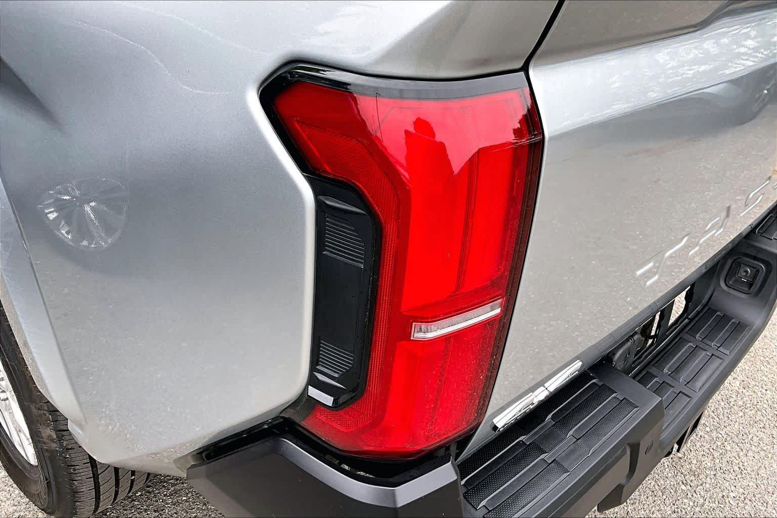 Certified 2025 Toyota Tacoma SR w/ SR Upgrade Package AWD/4WD image 26