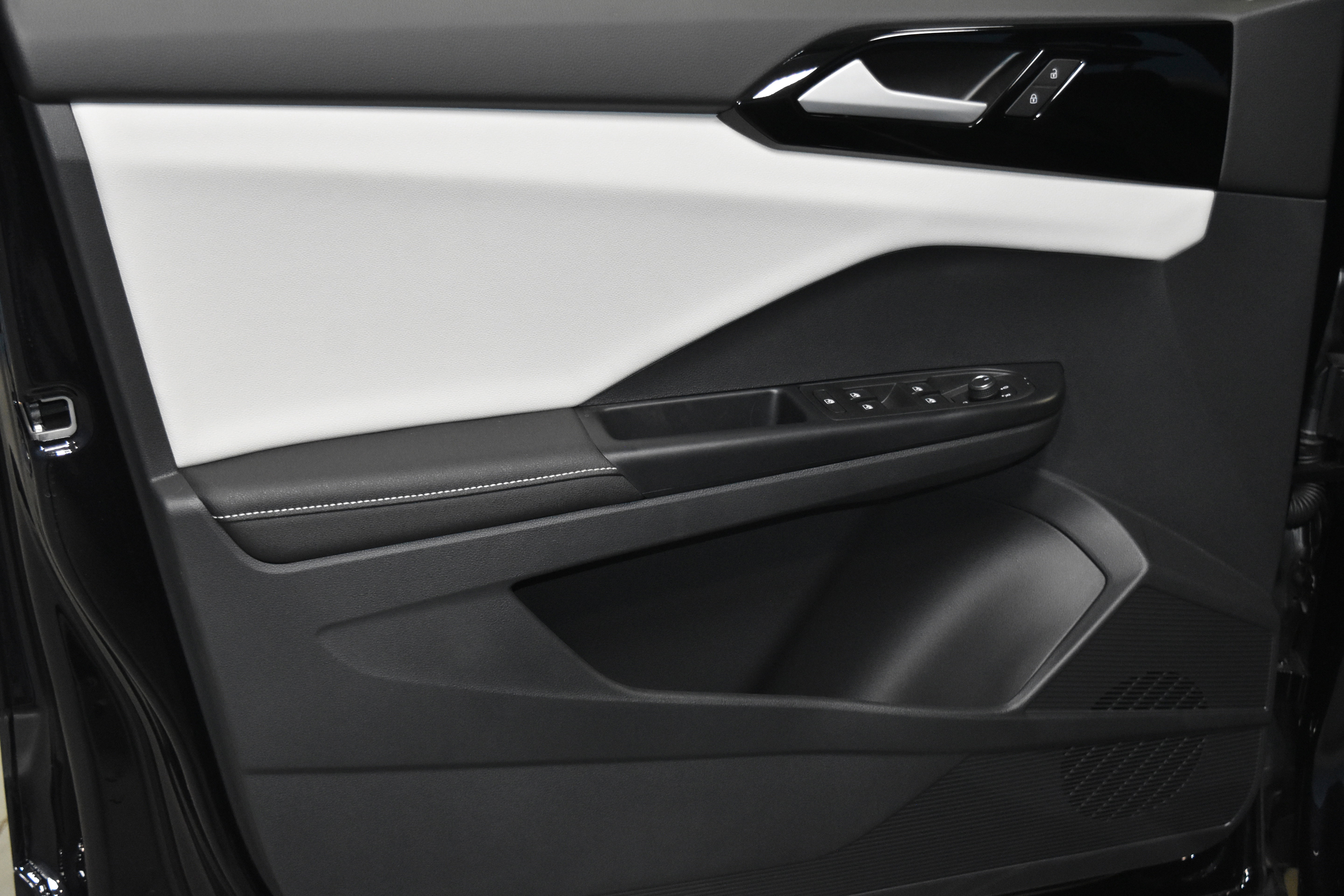 New 2026 Volkswagen Taos S image 3