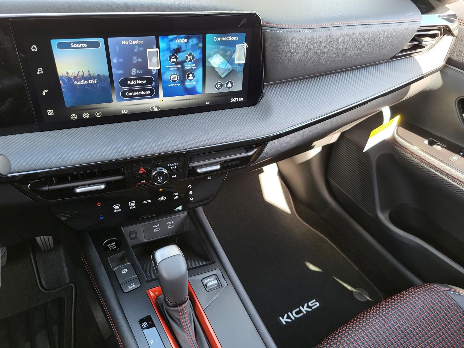New 2026 Nissan Kicks SR FWD image 3
