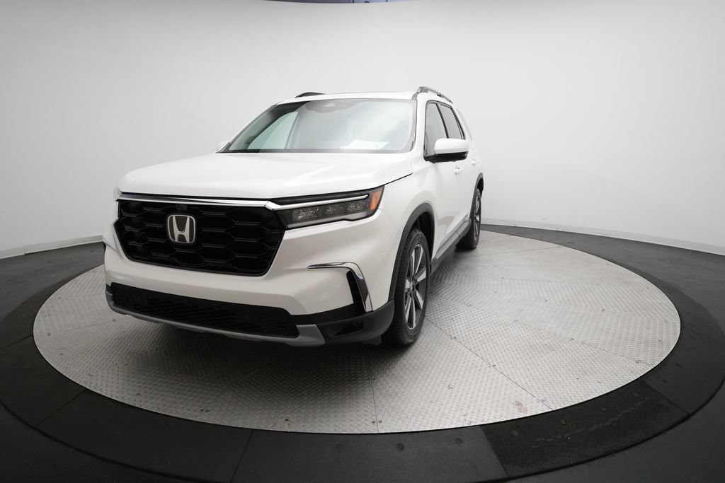 Certified 2025 Honda Pilot Elite image 12