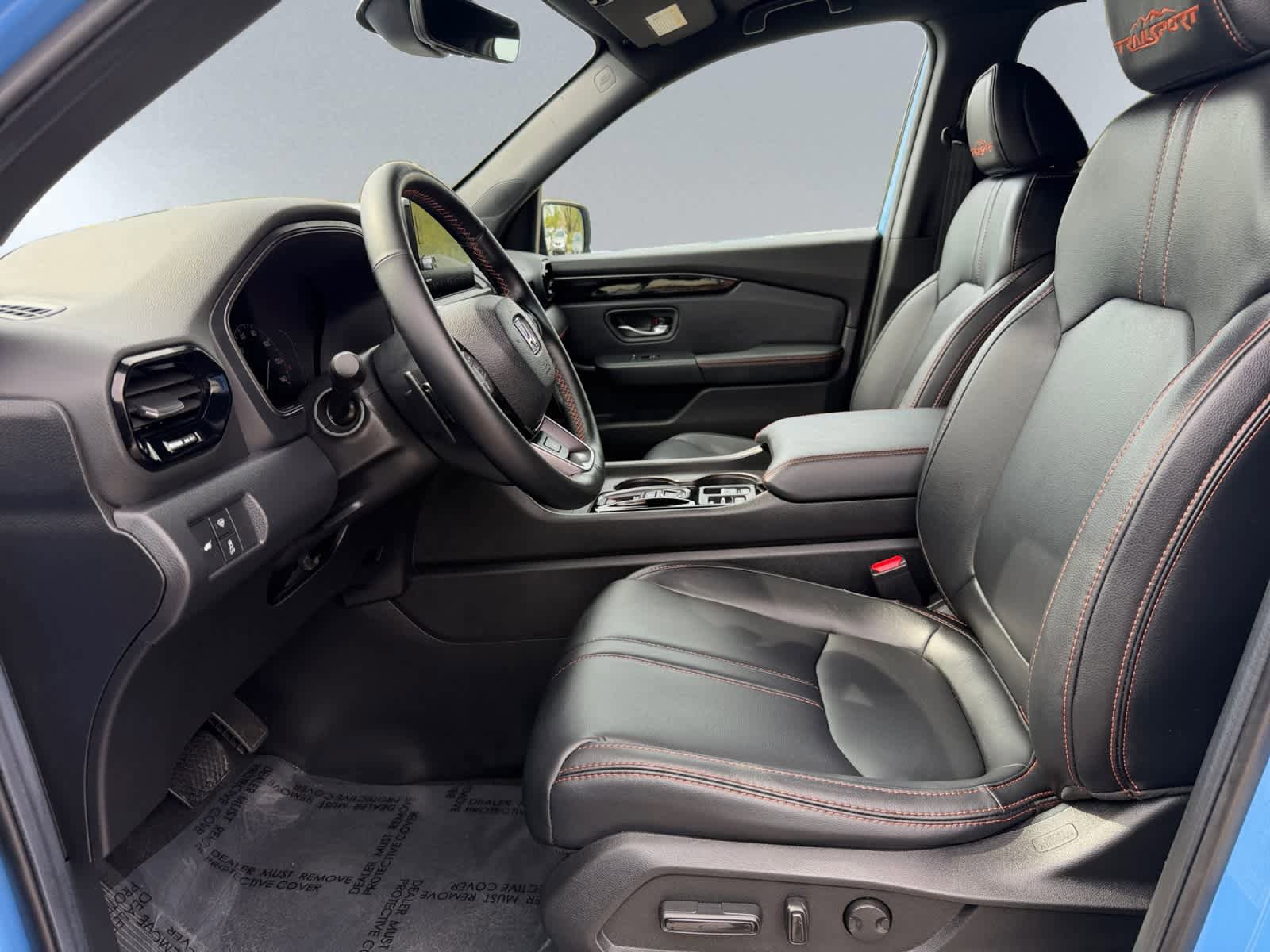 Used 2025 Honda Pilot TrailSport image 7