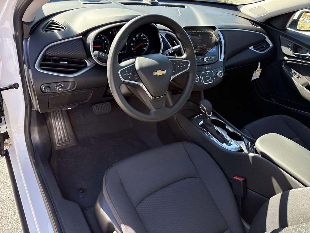 New 2025 Chevrolet Malibu LS image 12