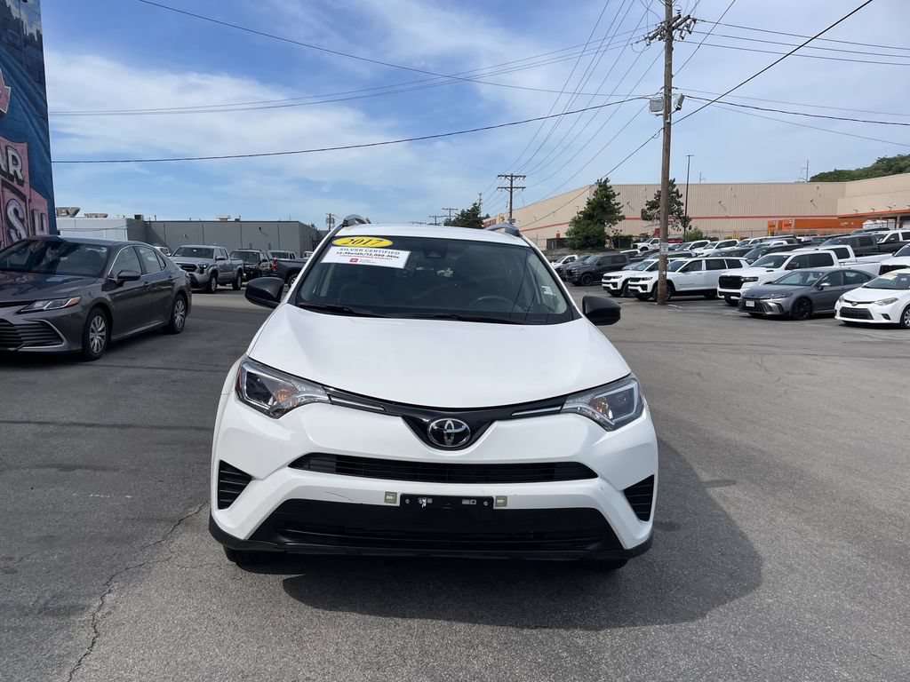 Used 2017 Toyota RAV4 LE AWD/4WD image 5
