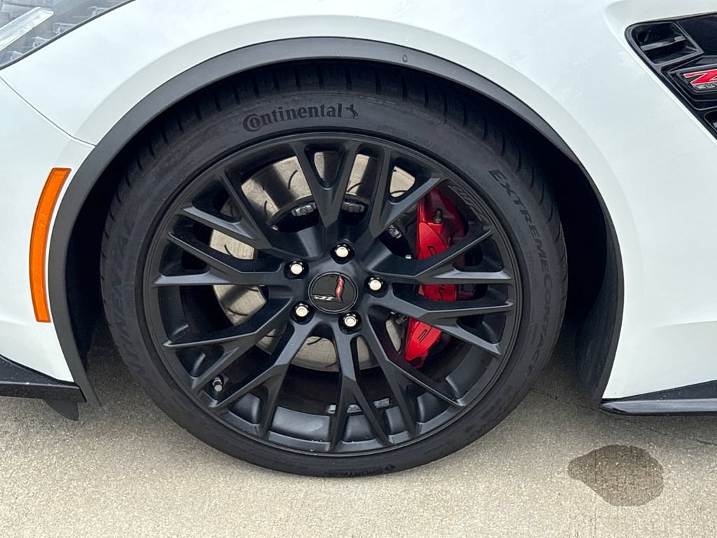 Used 2019 Chevrolet Corvette Z06 RWD image 12