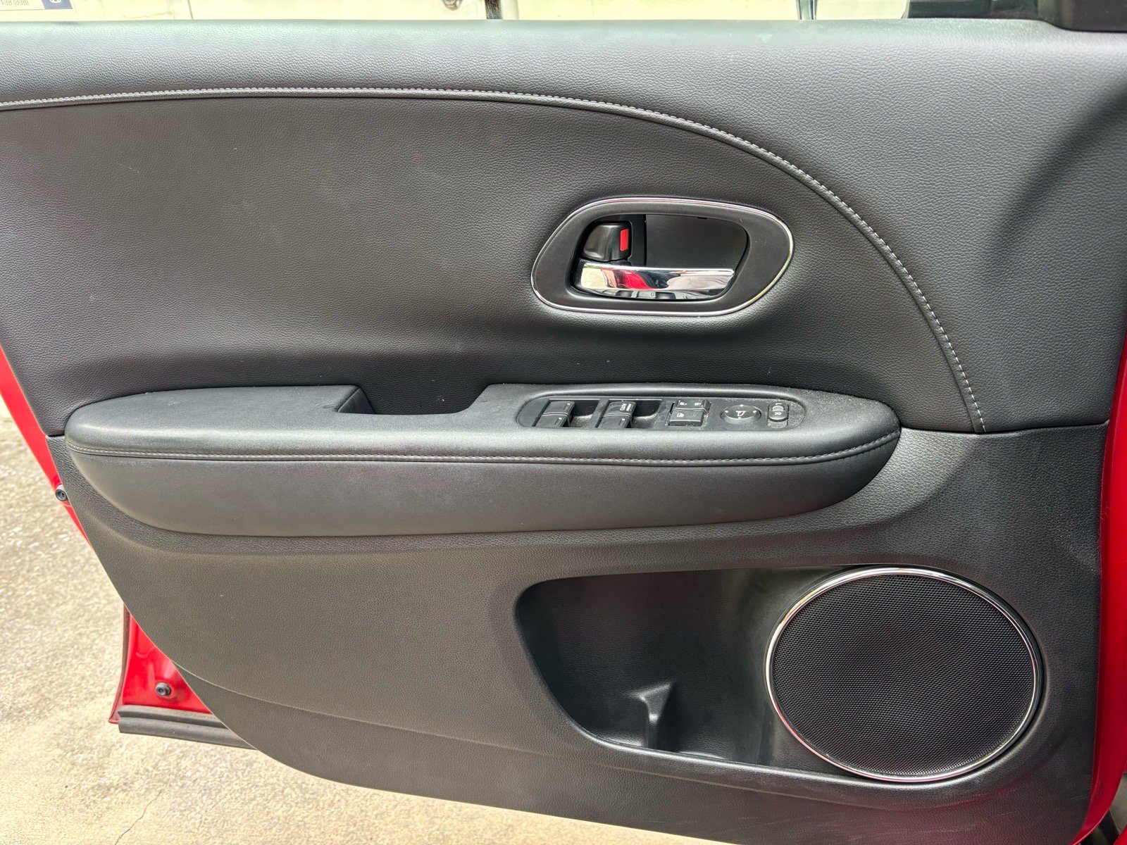 Used 2017 Honda HR-V EX-L image 6