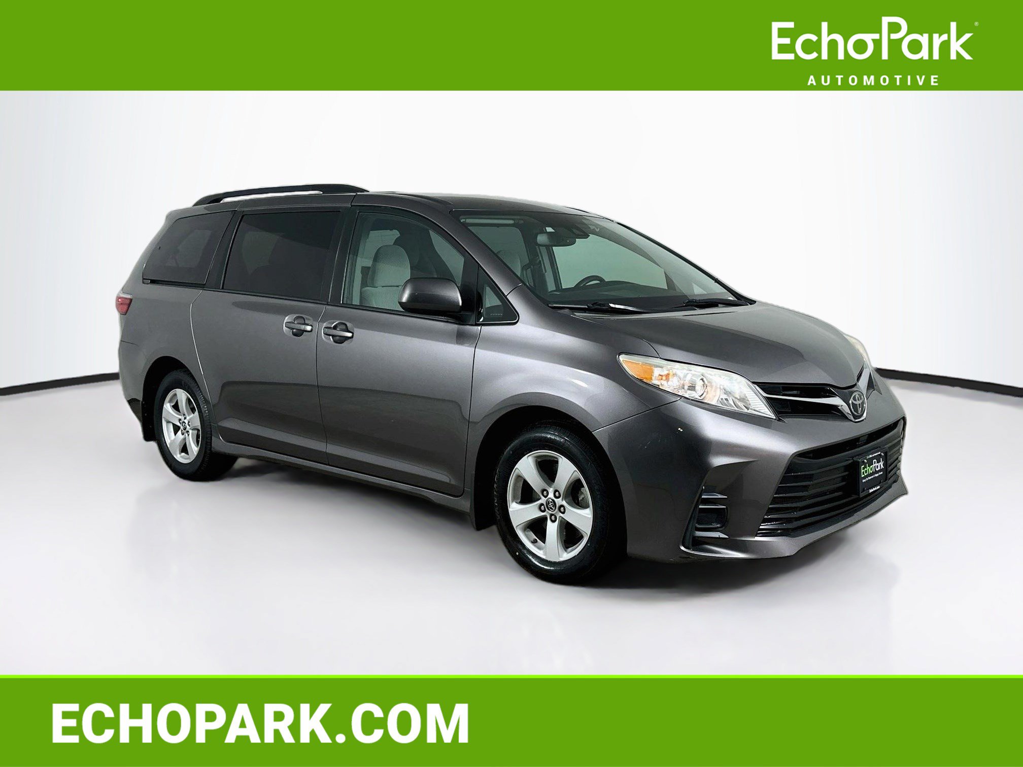 Used 2020 Toyota Sienna LE FWD image 1