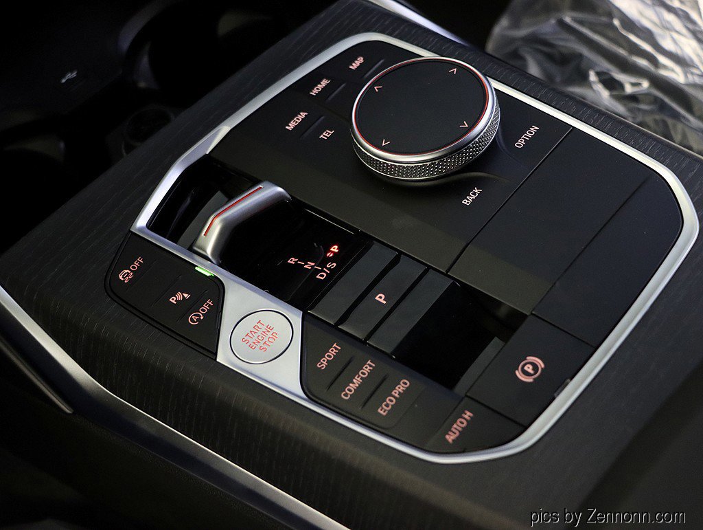 Used 2025 BMW 230i xDrive Coupe w/ Premium Package image 16