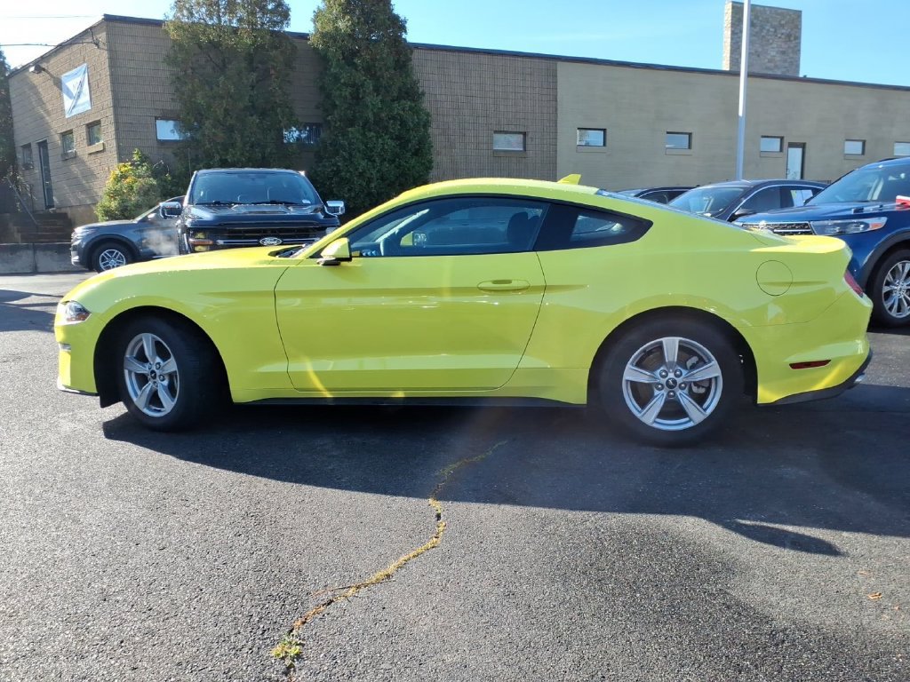 Used 2021 Ford Mustang Coupe RWD image 9