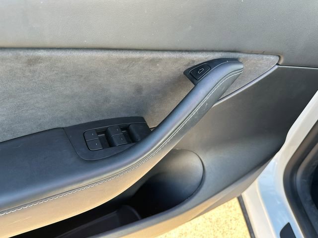 Used 2022 Tesla Model Y Performance image 21