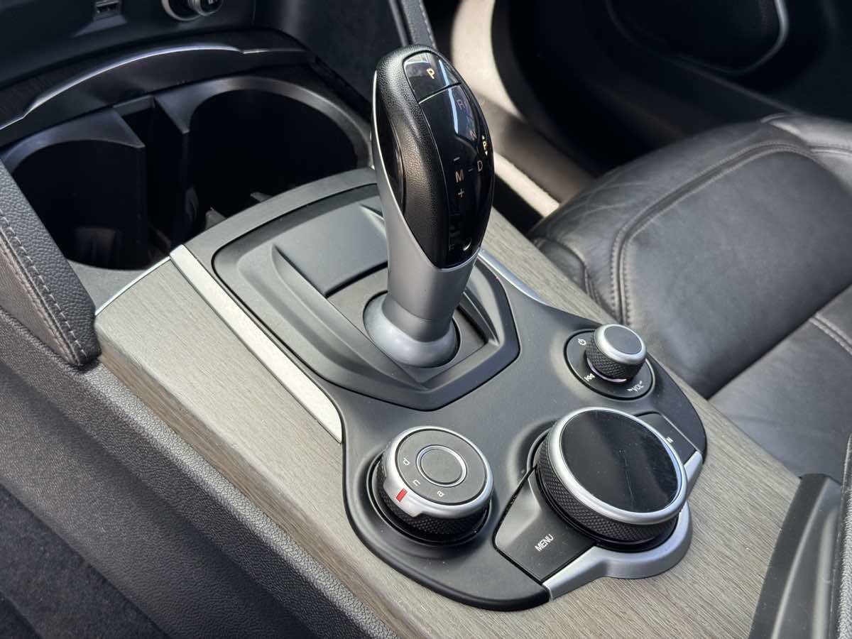 Used 2018 Alfa Romeo Stelvio Ti image 31