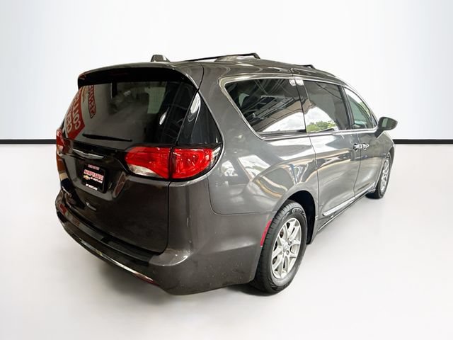 Used 2020 Chrysler Pacifica Touring-L FWD image 6