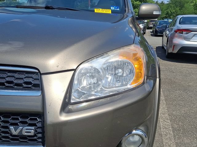 Used 2011 Toyota RAV4 Limited w/ Limited Extra Value Pkg AWD/4WD image 8