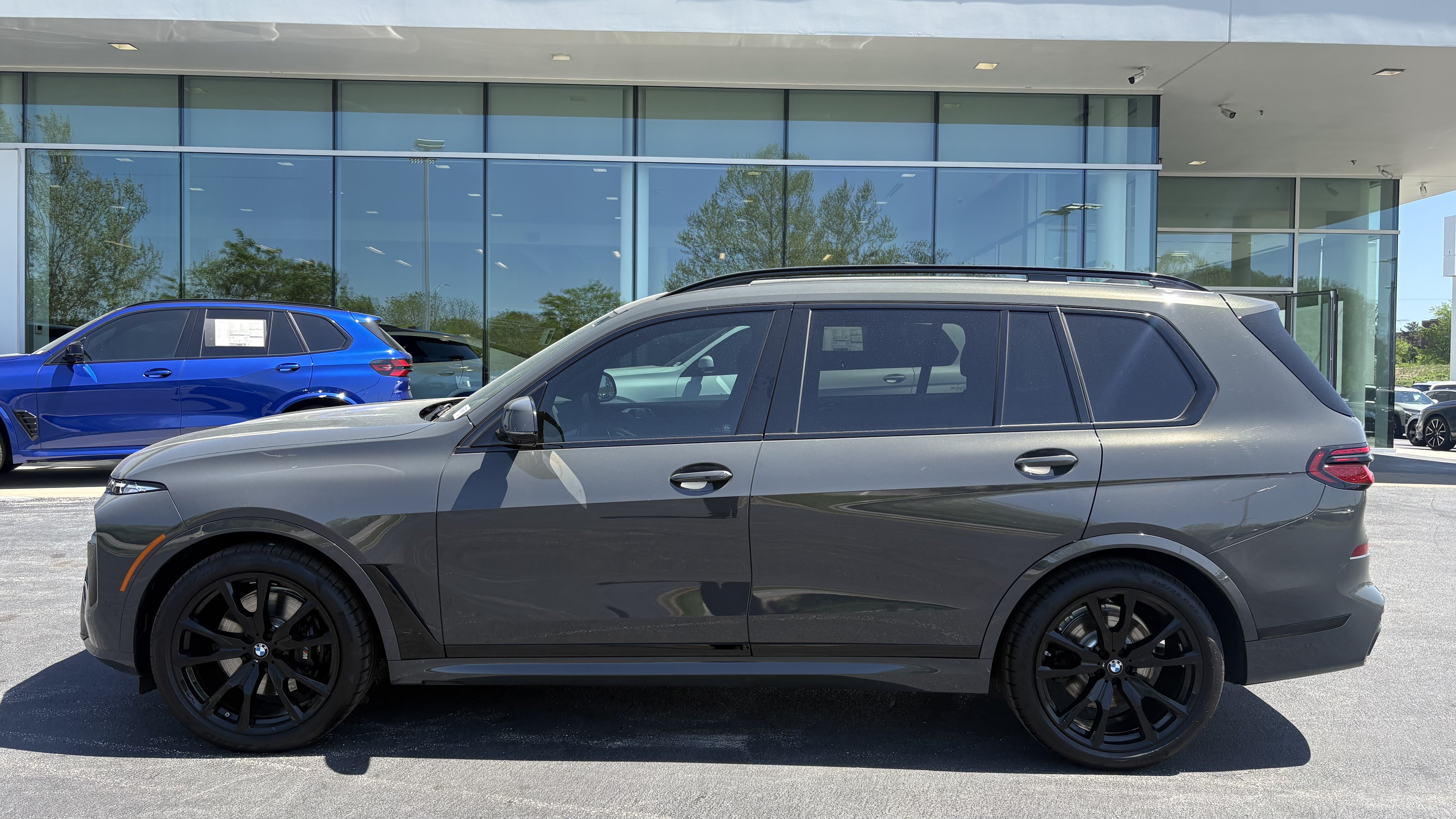Used 2026 BMW X7 xDrive40i w/ M Sport Package AWD/4WD image 7