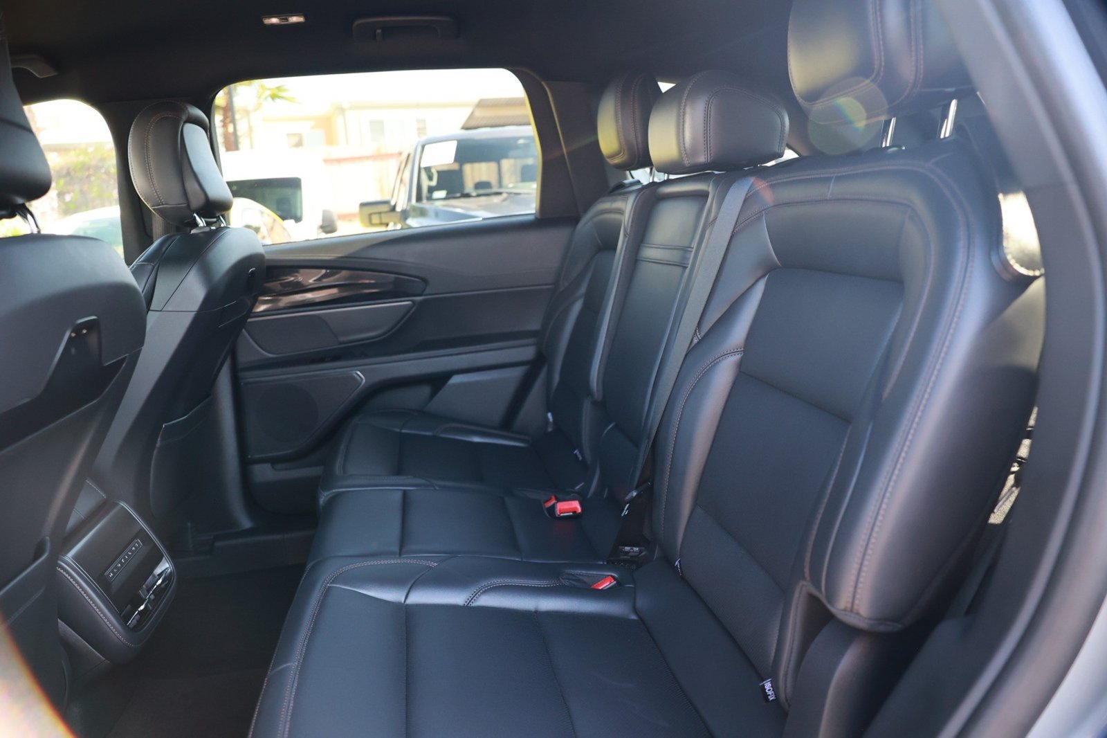 Used 2024 Lincoln Nautilus Premier w/ Jet Appearance Package AWD/4WD image 40