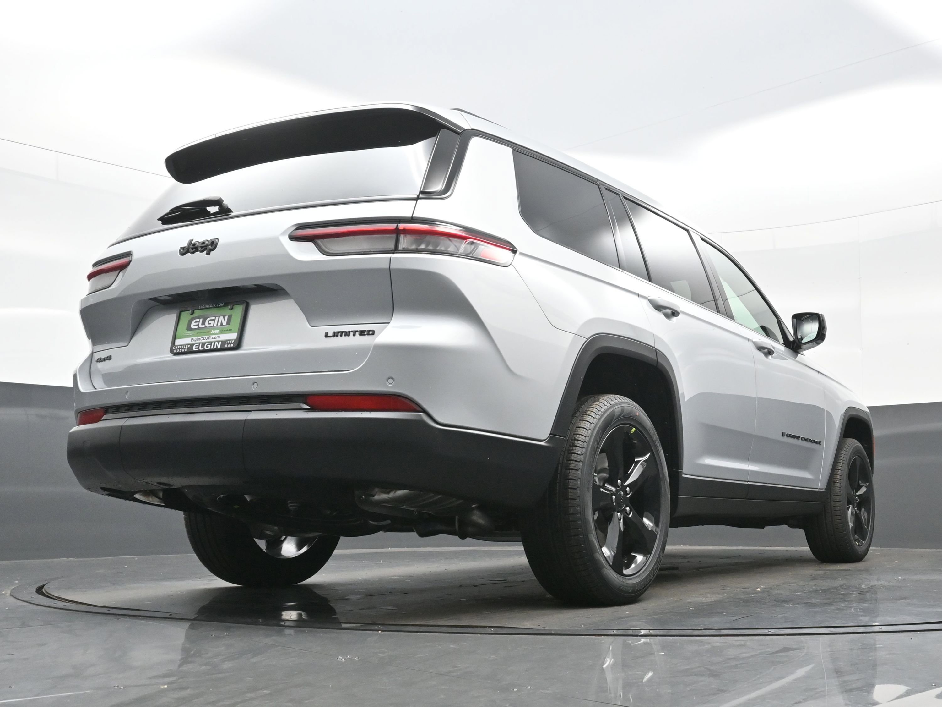 New 2025 Jeep Grand Cherokee L Limited w/ Black Appearance Package AWD/4WD image 16