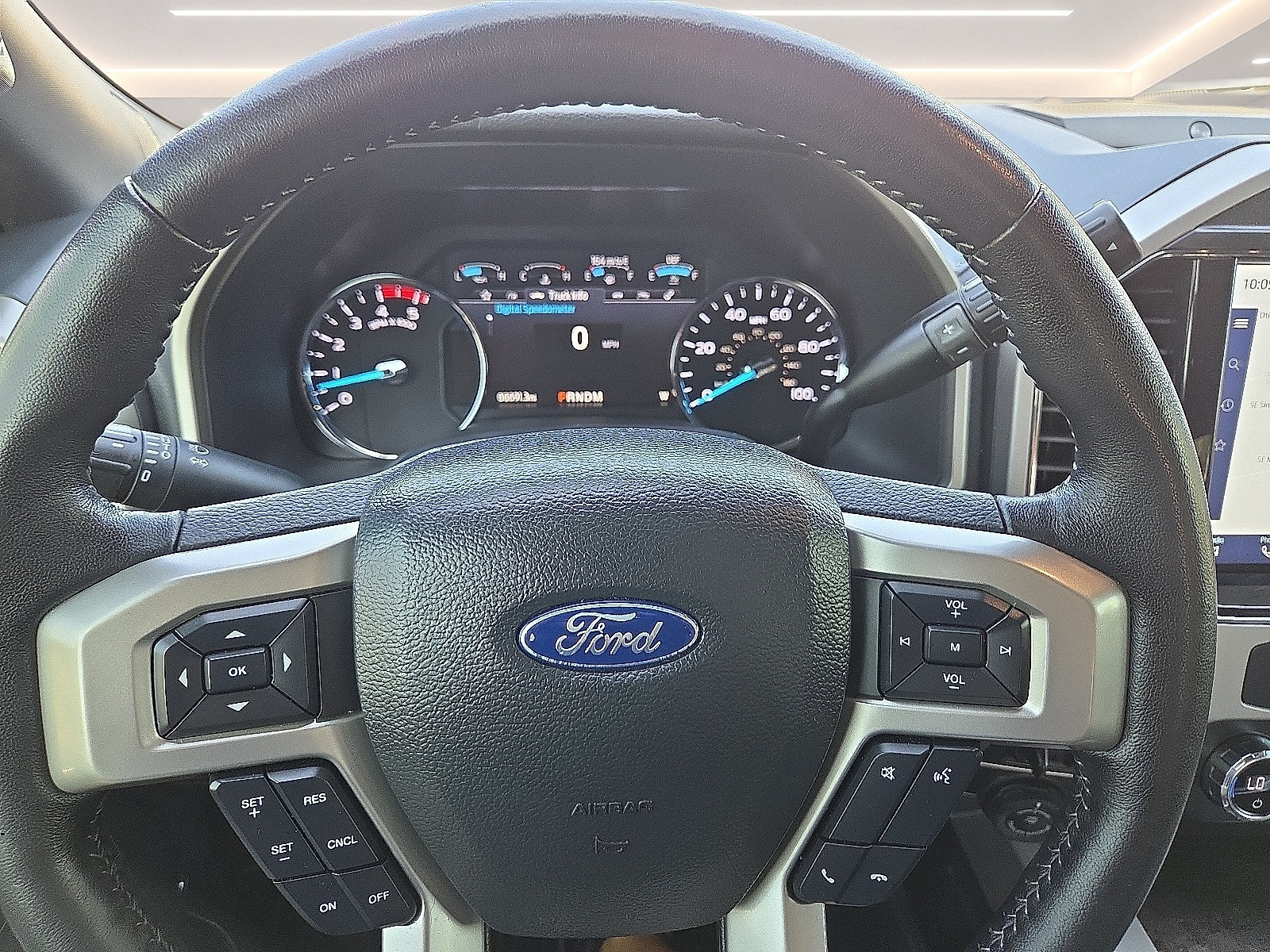 Used 2022 Ford F250 Lariat w/ Black Appearance Package AWD/4WD image 4
