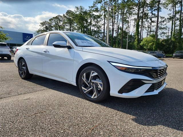 New 2025 Hyundai Elantra Limited