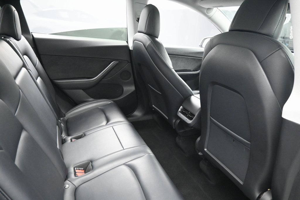 Used 2021 Tesla Model Y Long Range image 34