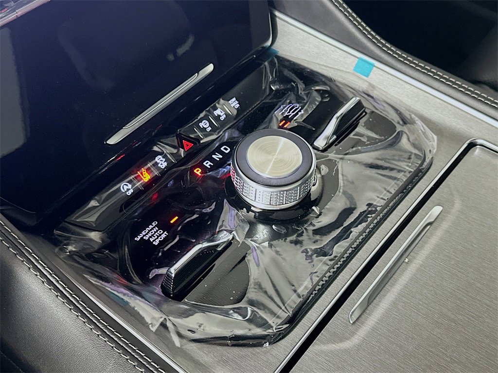 New 2025 Jeep Wagoneer L Series III image 12