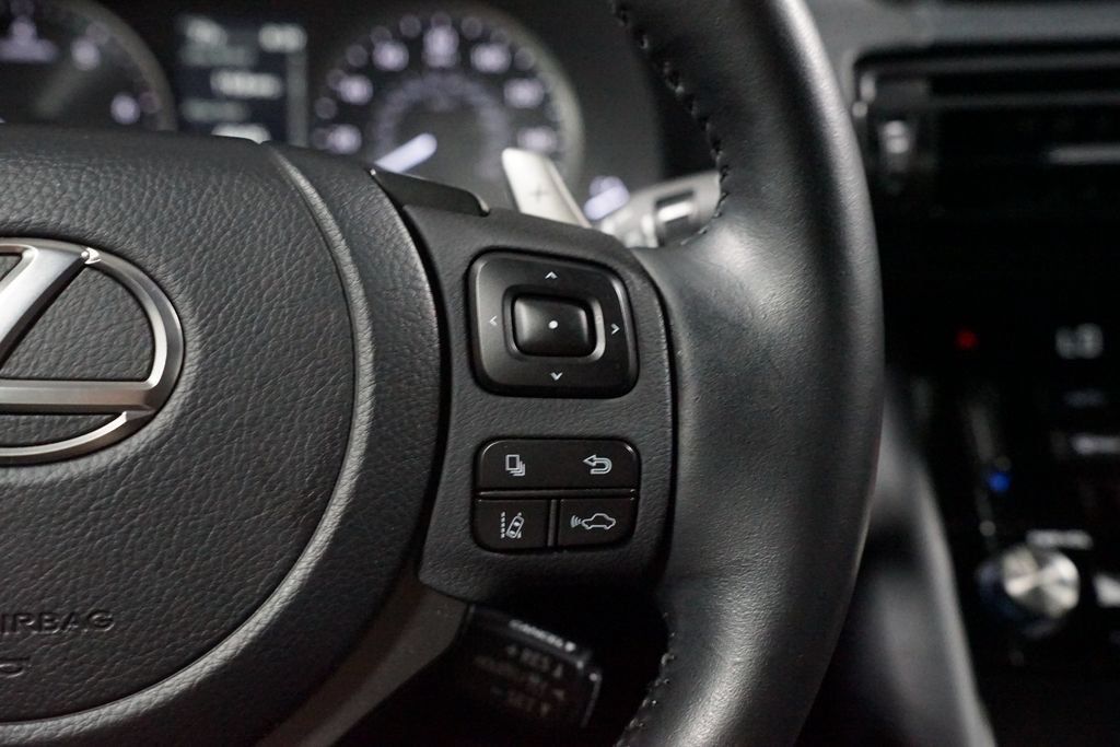 Used 2025 Lexus IS 350 F Sport RWD image 13