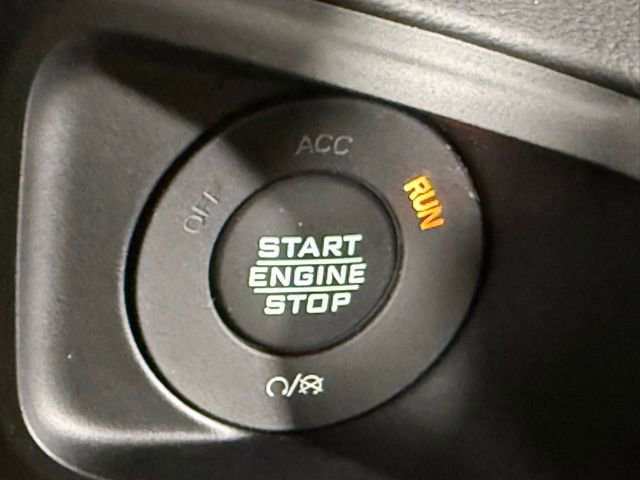 Used 2025 Jeep Wrangler Unlimited Rubicon image 24