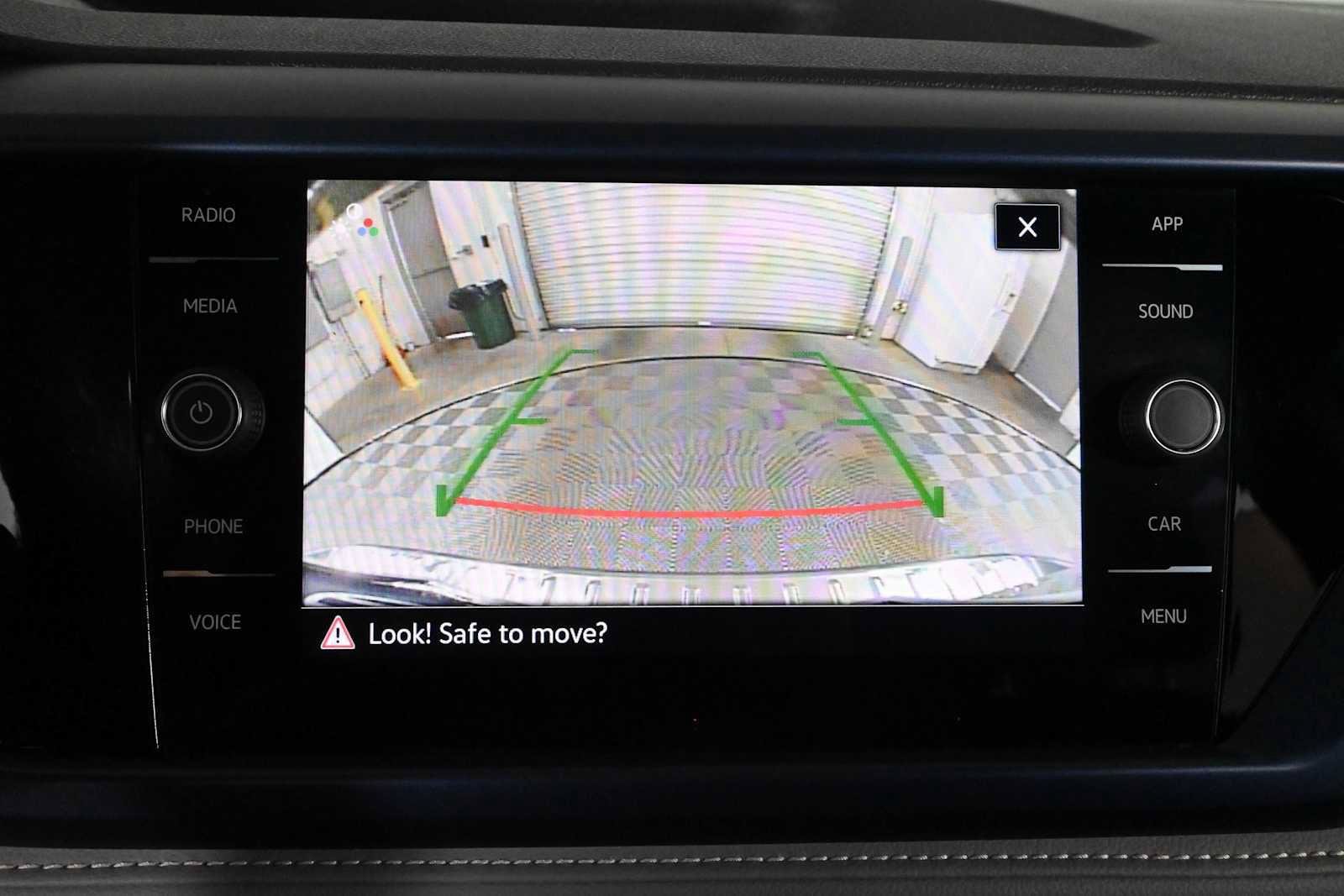 Certified 2024 Volkswagen Taos SE FWD image 4