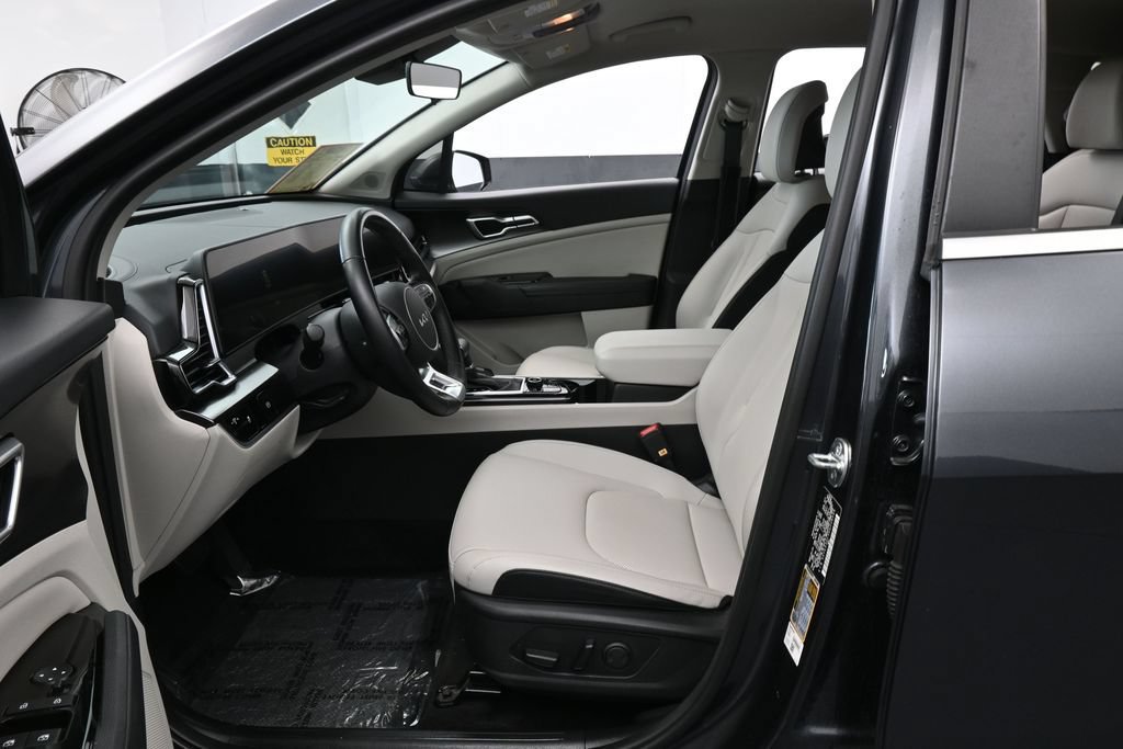 Used 2024 Kia Sportage EX FWD image 11