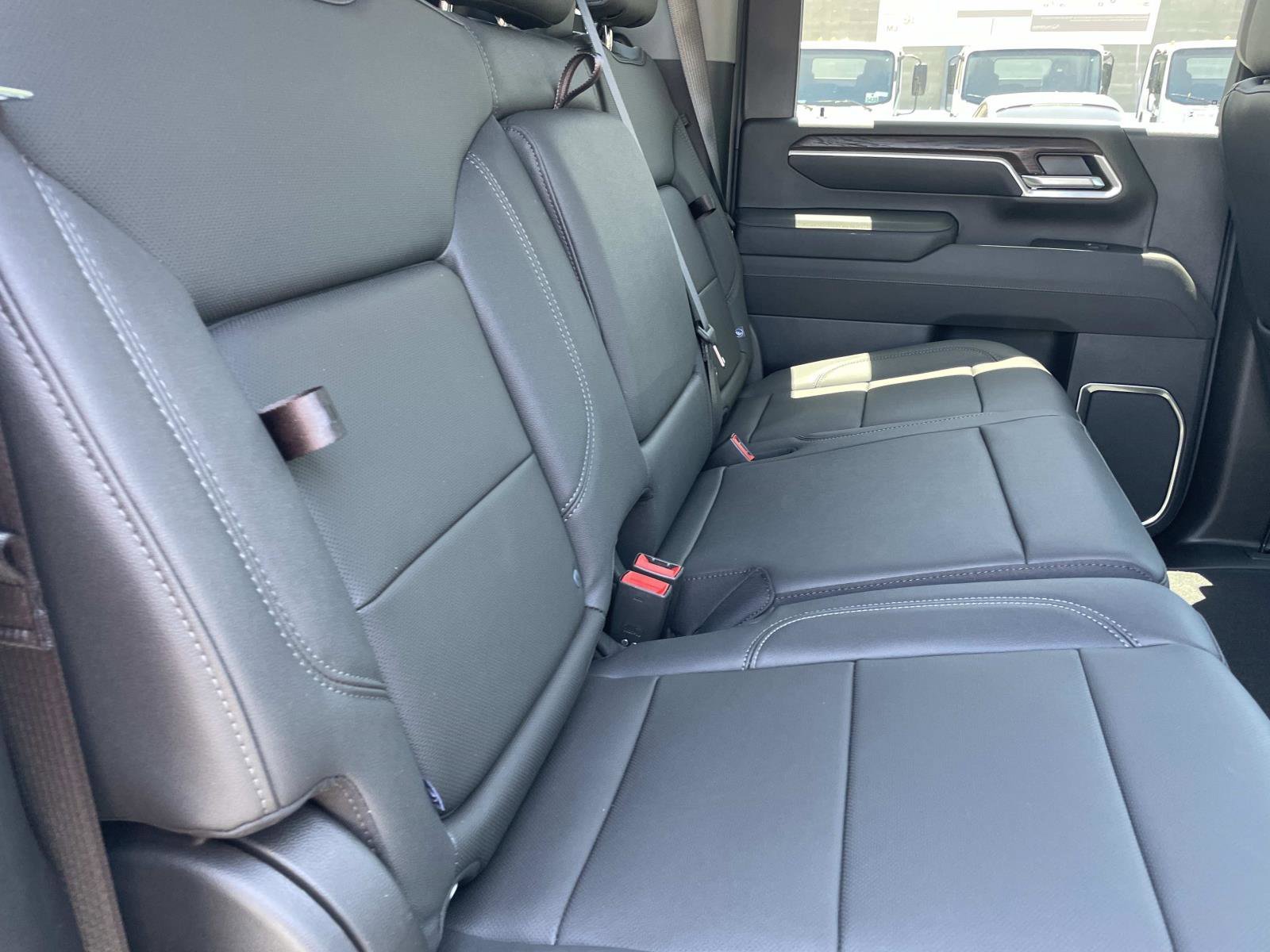 New 2026 GMC Sierra 2500 SLT w/ SLT Premium Package AWD/4WD image 24