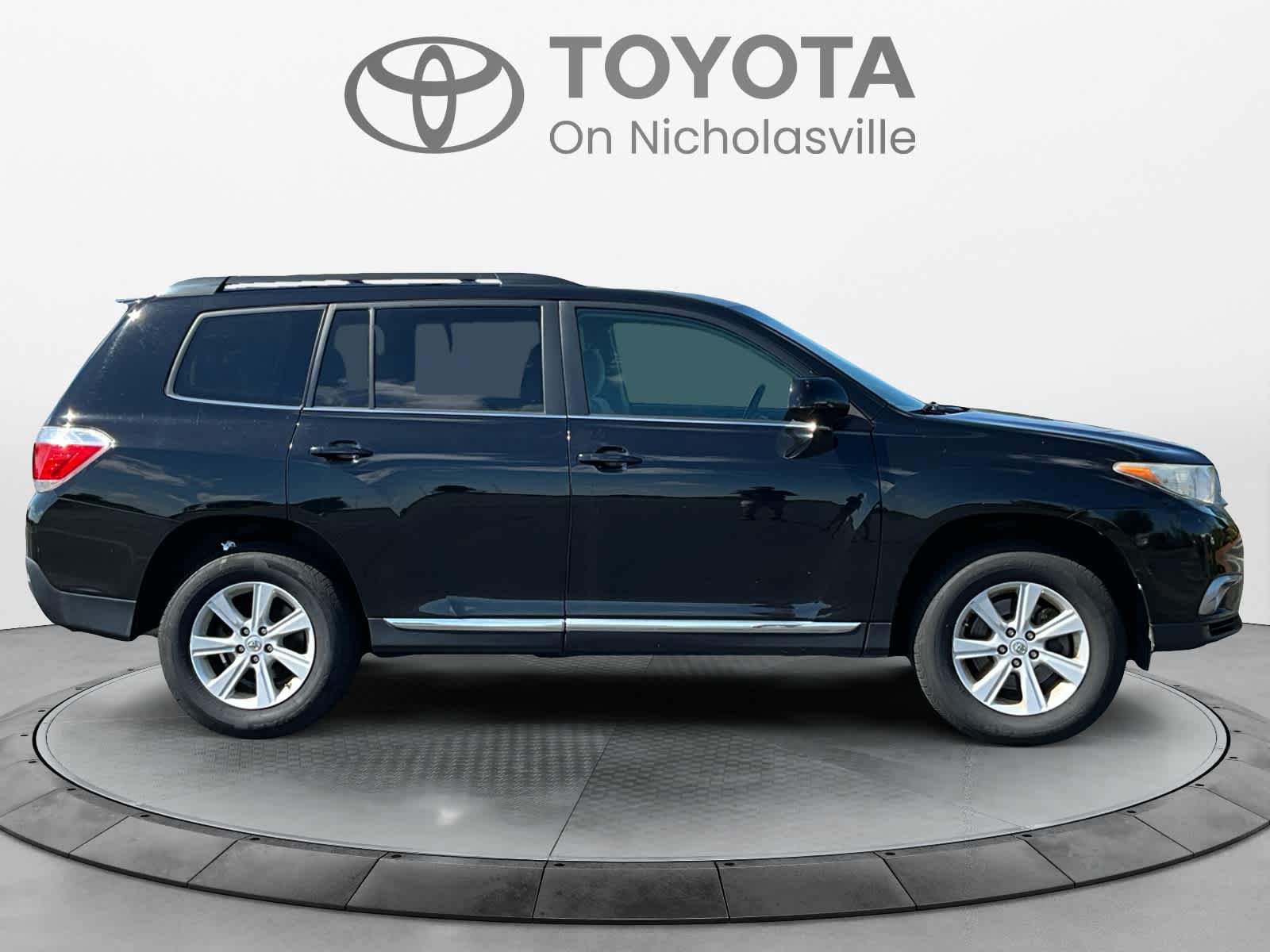 Used 2013 Toyota Highlander Plus AWD/4WD image 6