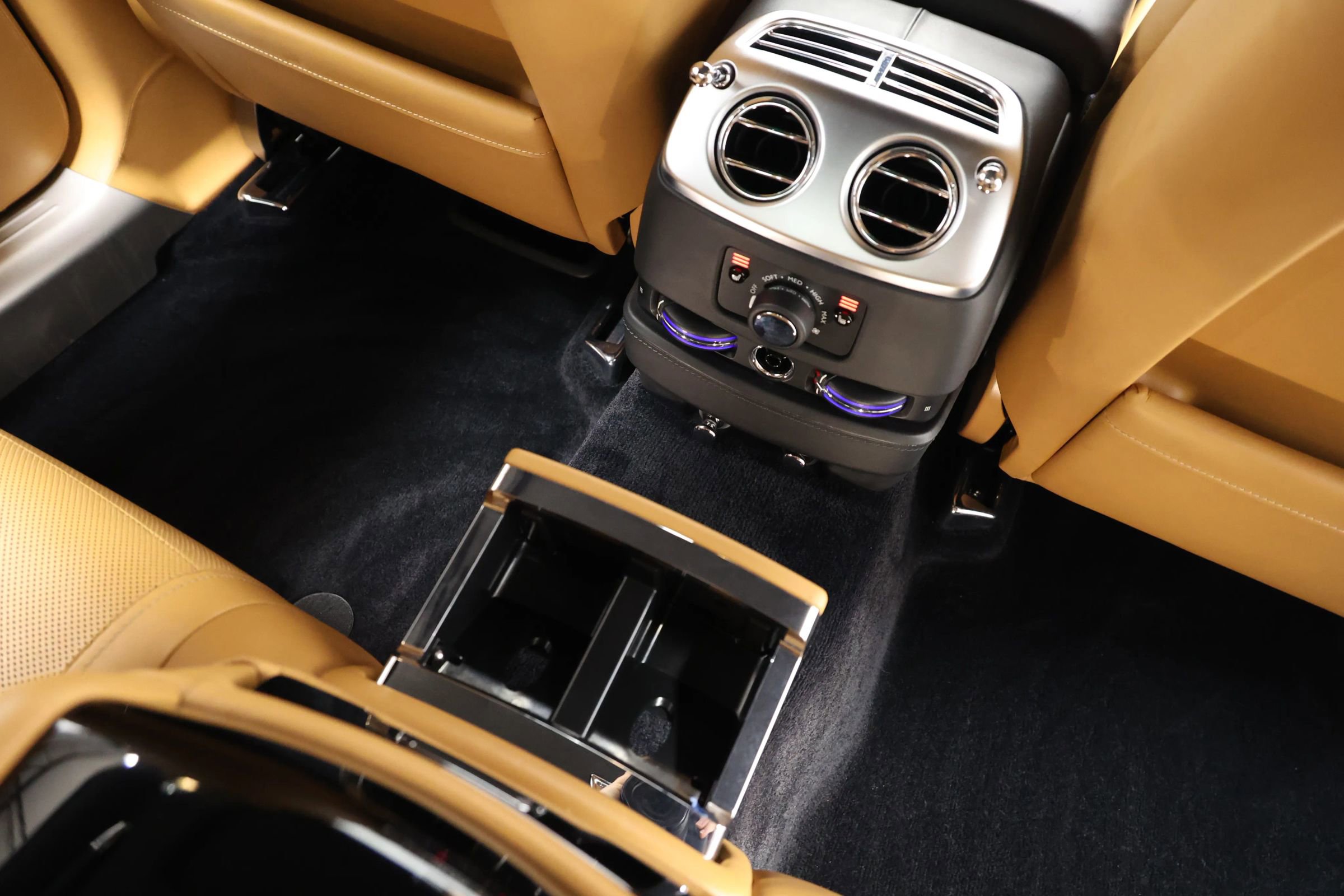 Used 2017 Rolls-Royce Ghost image 77