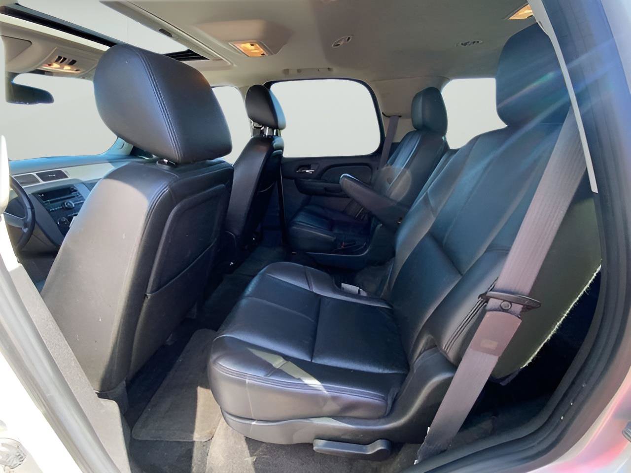 Used 2011 Chevrolet Tahoe LT w/ Luxury Package AWD/4WD image 19