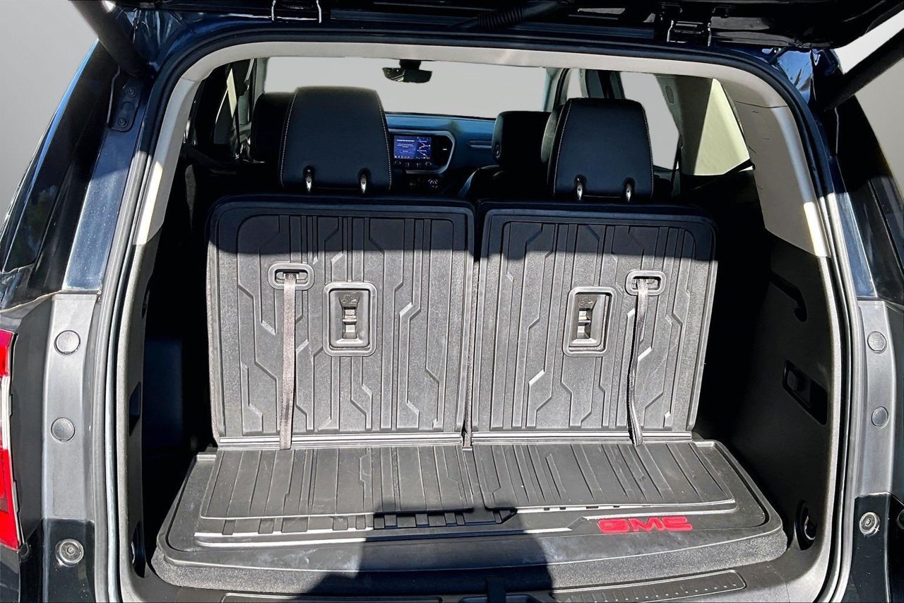 Used 2023 GMC Acadia Denali w/ Black Diamond Edition FWD image 25