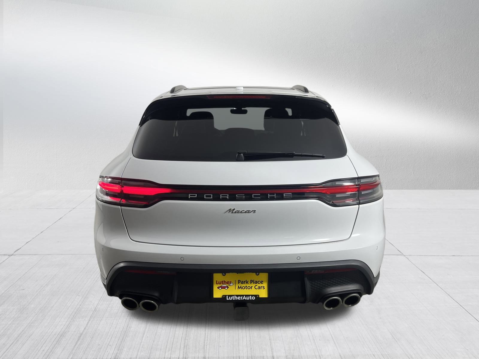 Used 2022 Porsche Macan w/ Premium Package Plus image 6