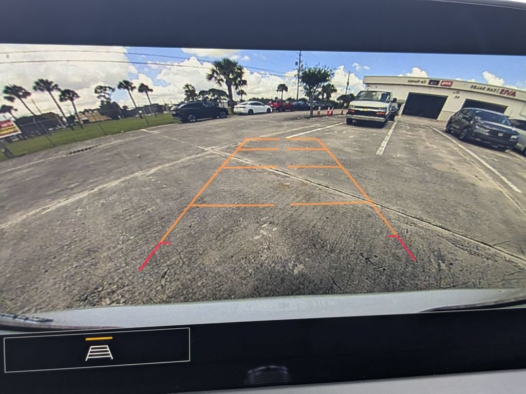 Used 2025 Chevrolet Blazer LT FWD image 18