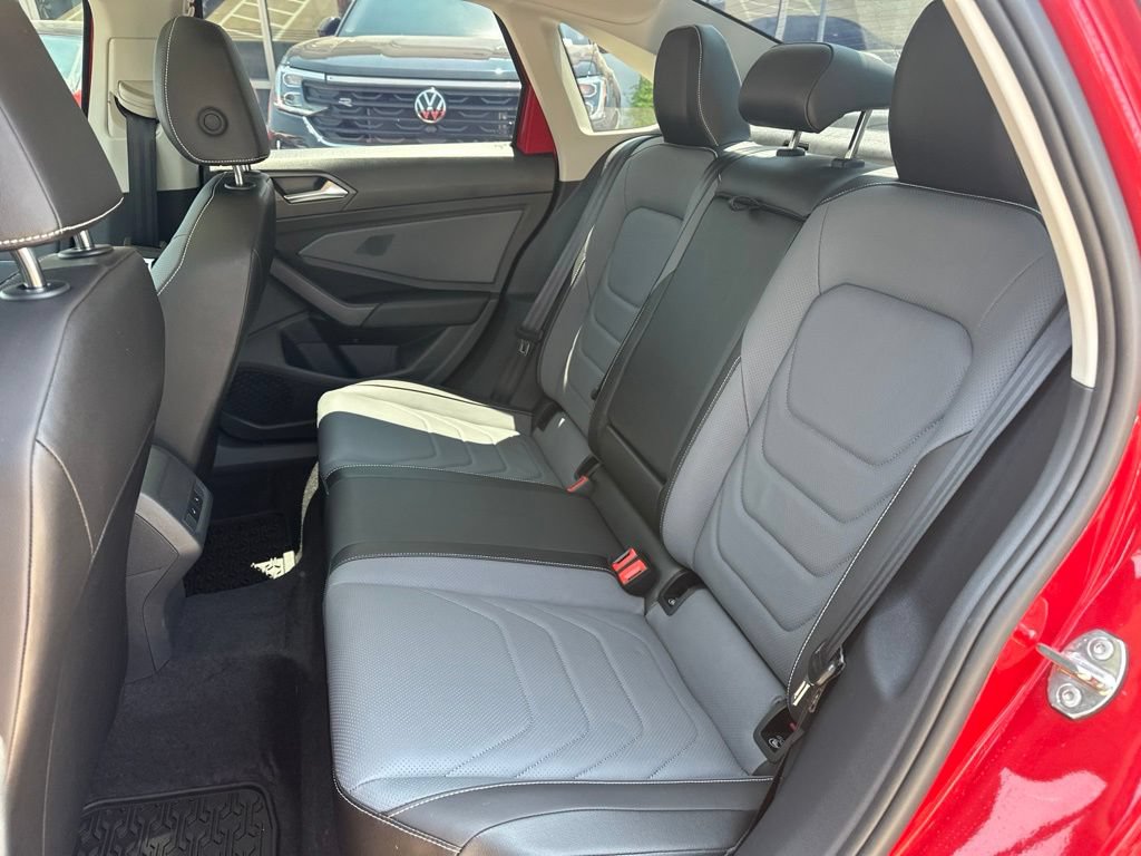 Used 2026 Volkswagen Jetta SEL FWD image 15