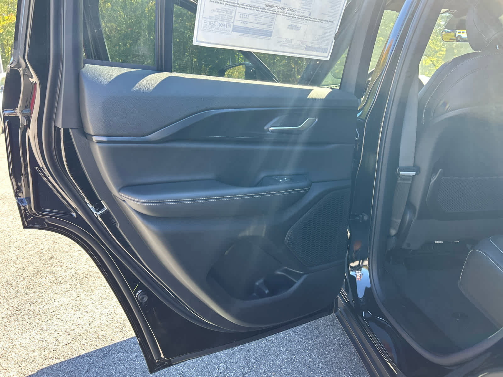 New 2025 Jeep Grand Cherokee Laredo image 30