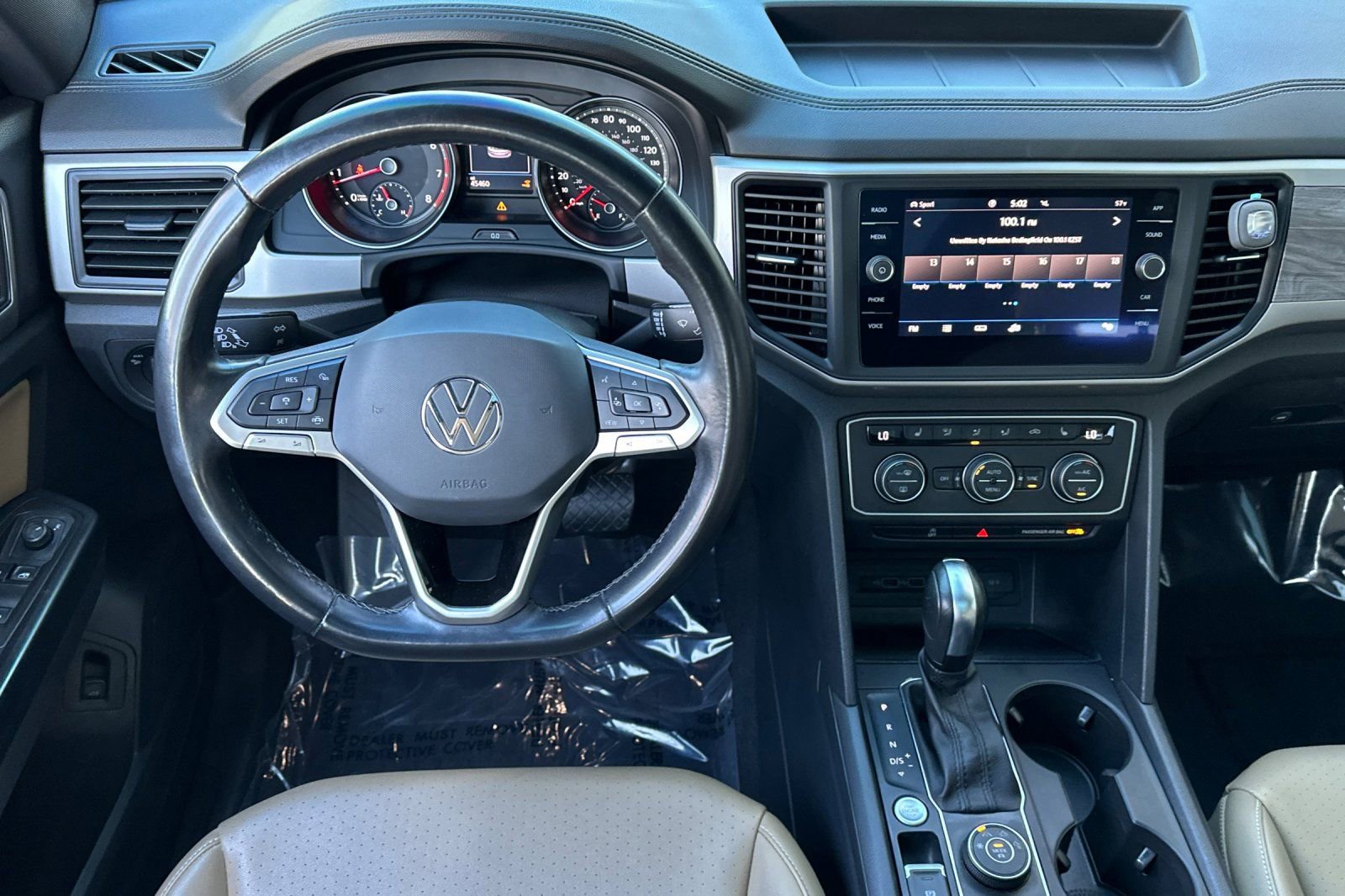 Used 2020 Volkswagen Atlas Cross Sport SE w/ Panoramic Sunroof Package image 16