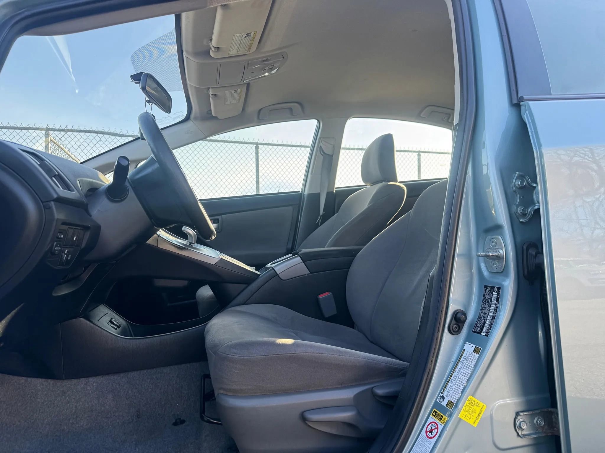 Used 2015 Toyota Prius Plug-In Hybrid image 17