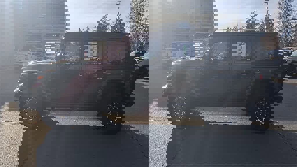 Used 2023 Jeep Wrangler Unlimited Rubicon w/ Cold Weather Group image 5