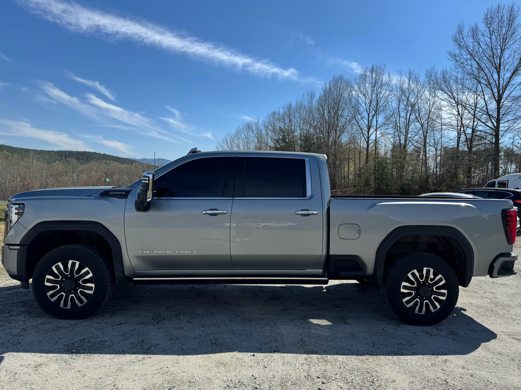 Used 2024 GMC Sierra 3500 Denali Ultimate image 4