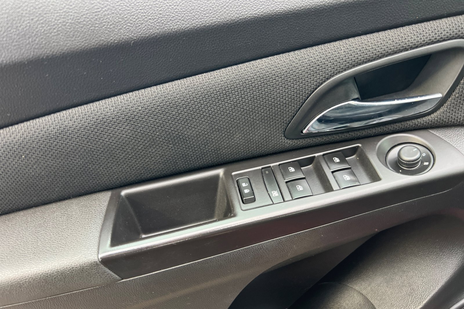 Used 2016 Chevrolet Cruze LT w/ Technology Package image 10