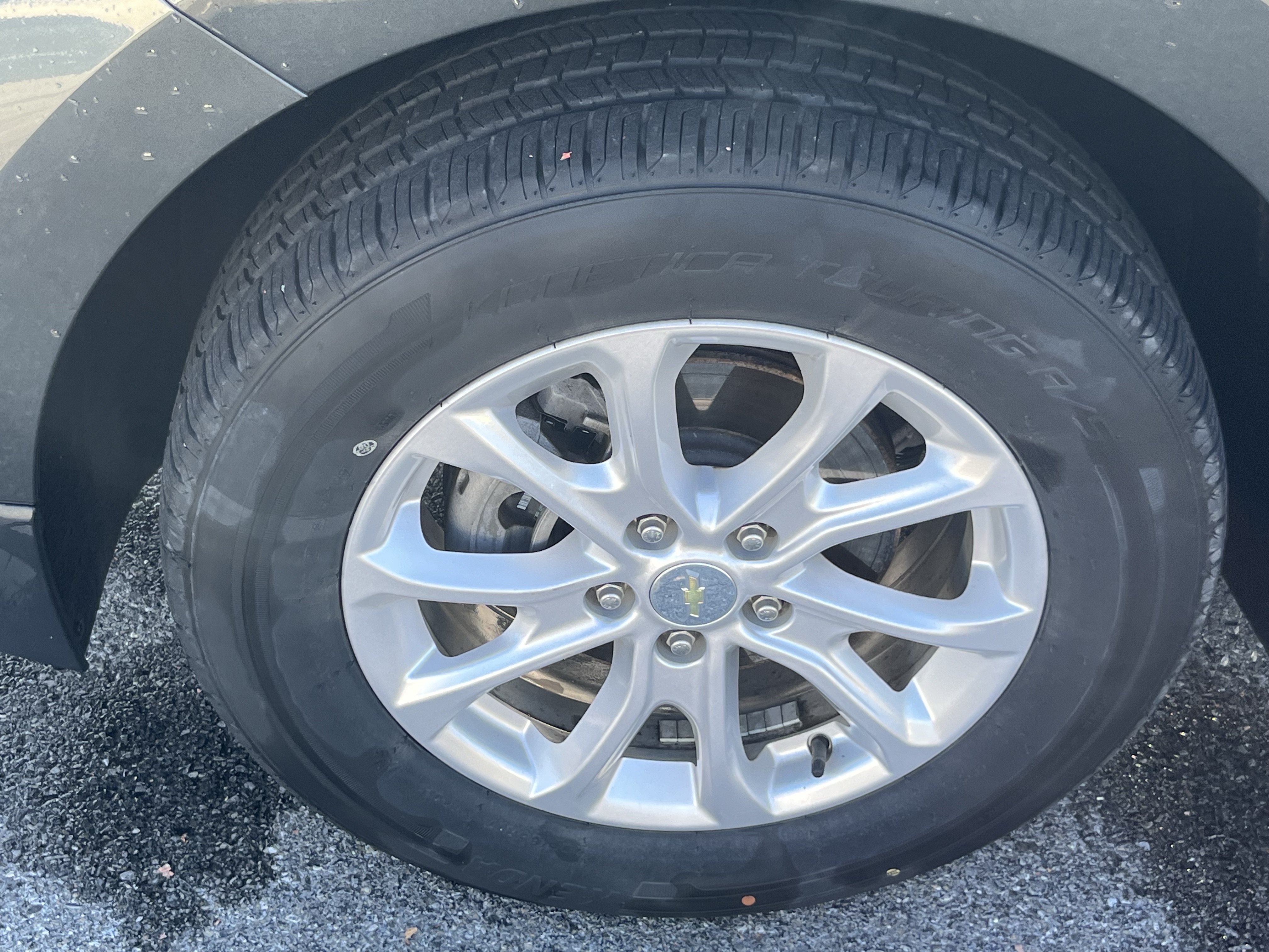 Used 2019 Chevrolet Equinox LS w/ LS Convenience Package AWD/4WD image 13