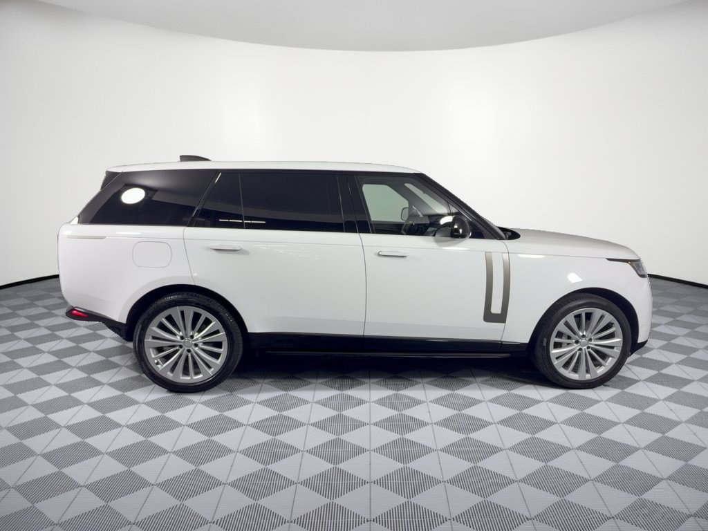 Used 2025 Land Rover Range Rover Long Wheelbase SE AWD/4WD image 8