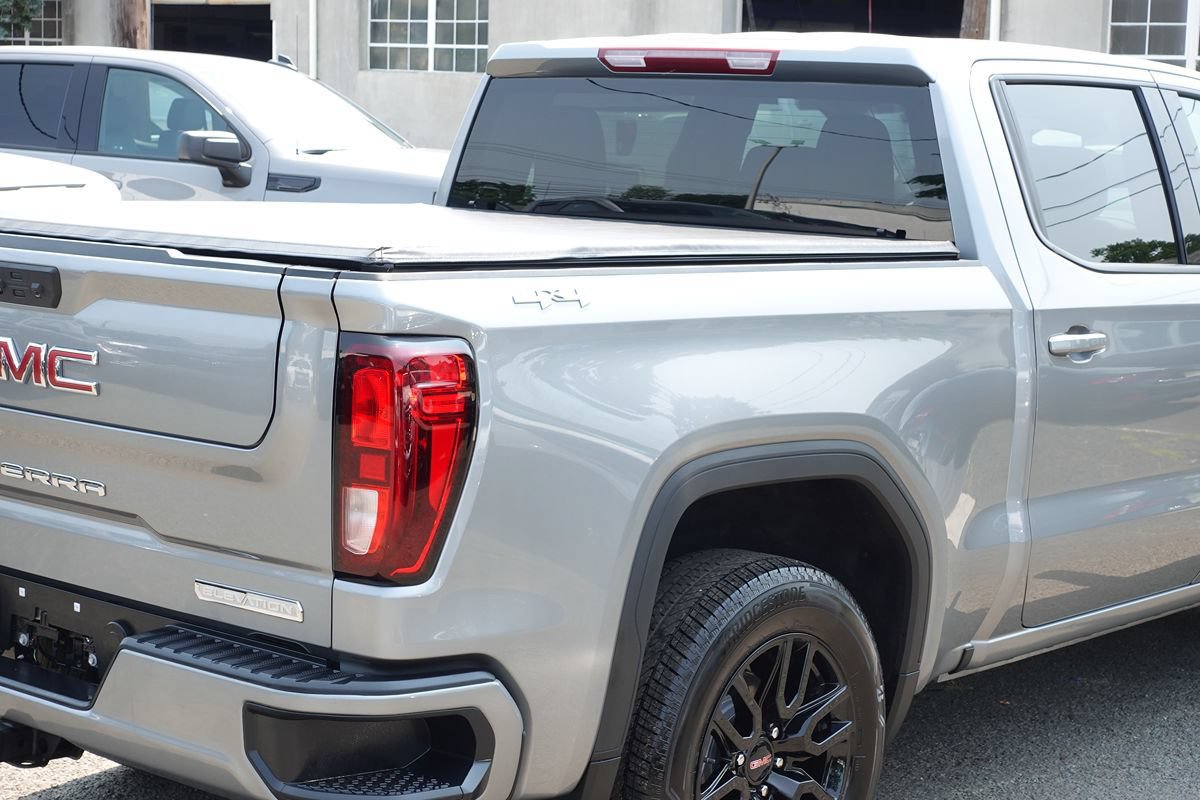 Used 2025 GMC Sierra 1500 Elevation AWD/4WD image 11