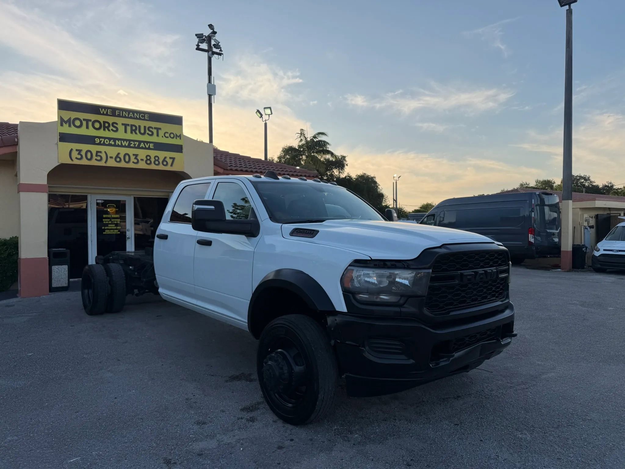 Used 2023 RAM 5500 Tradesman w/ Max Tow Package AWD/4WD image 7
