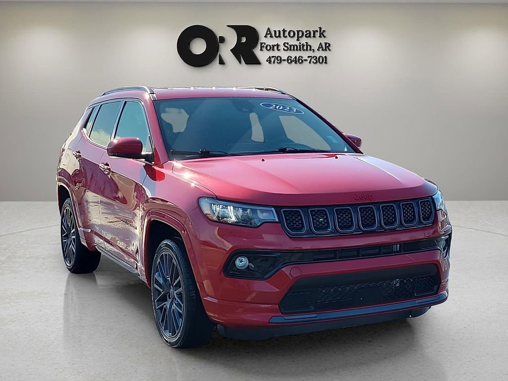 Used 2023 Jeep Compass Limited AWD/4WD image 1