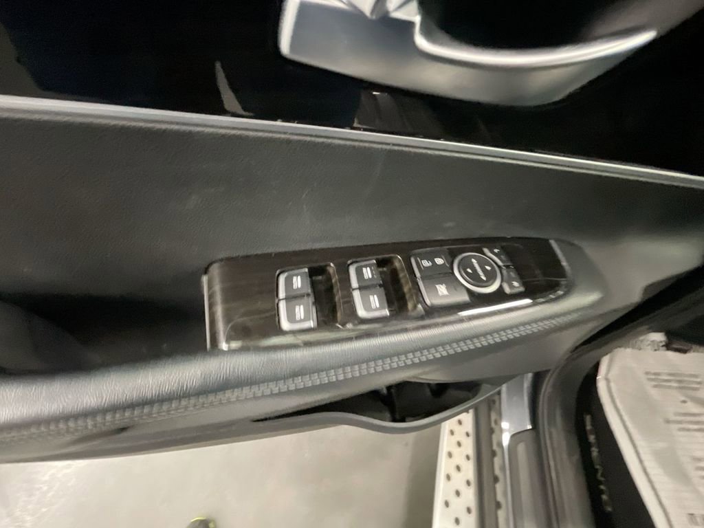 Used 2019 Kia Sorento LX image 21