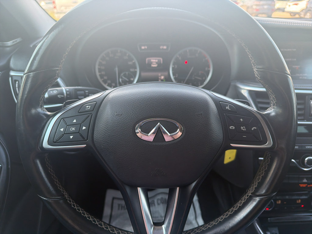 Used 2018 INFINITI QX30 Premium w/ Navigation Package AWD/4WD image 16
