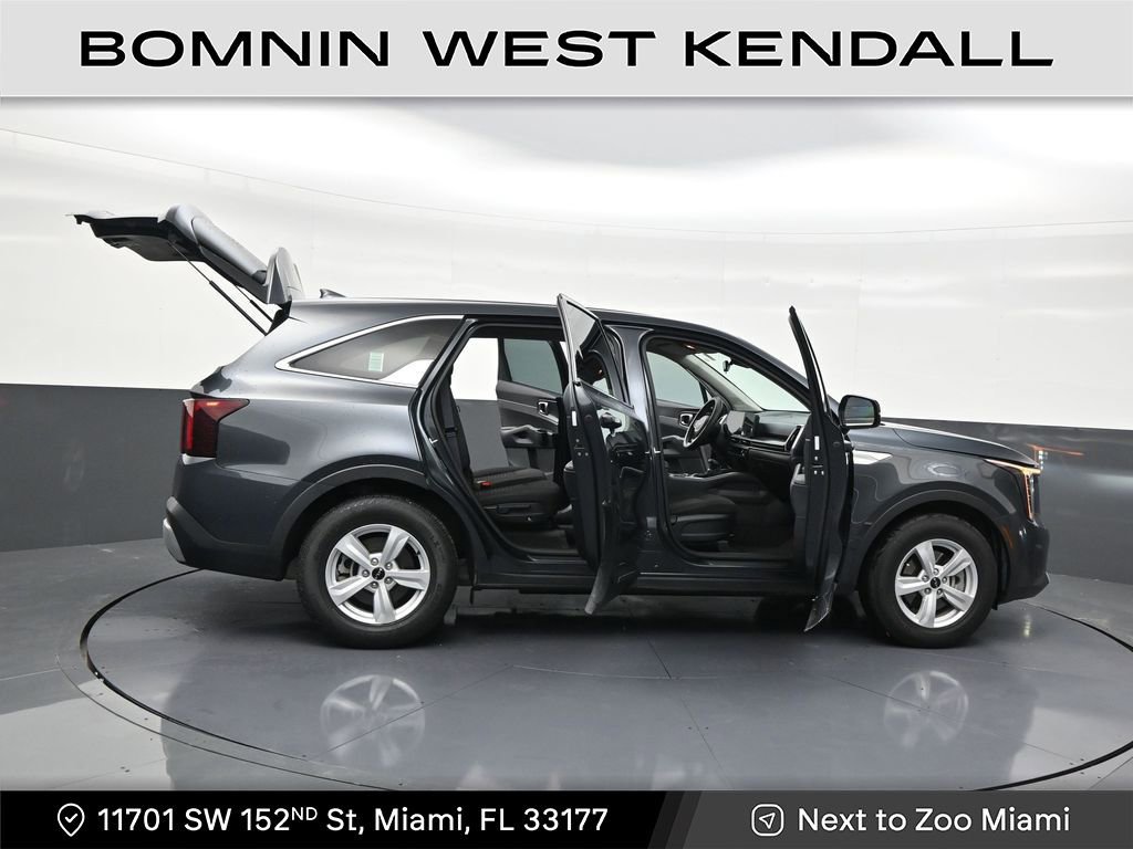 Used 2024 Kia Sorento LX image 29